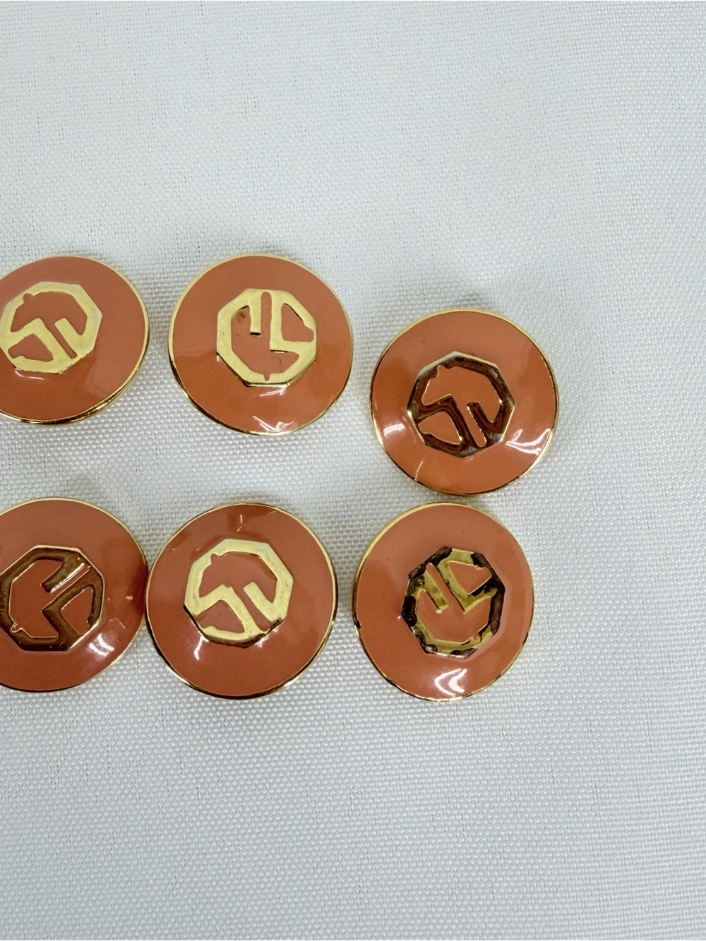 St. John Buttons Gold & Peach Set of 6 & Brand Tag - Picture 3 of 11